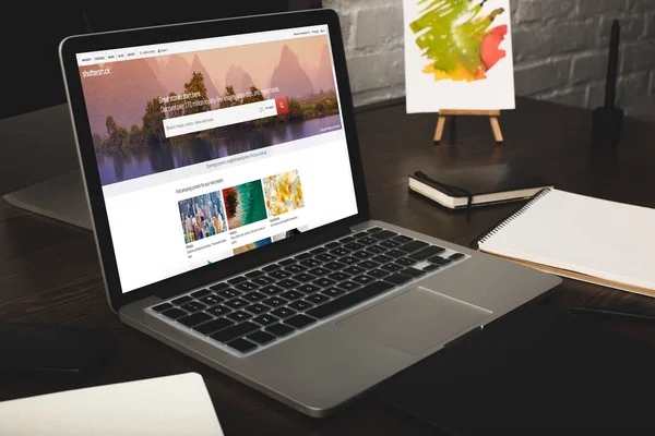 Cómo una nueva página web puede transformar tu negocio y mejorar tus resultados agencia de marketing digital emplea diseño web moderno